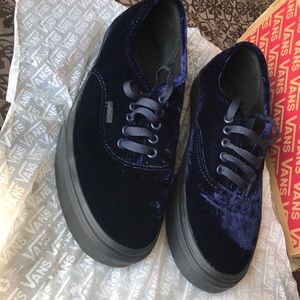 Vans velvet navy/black shoes